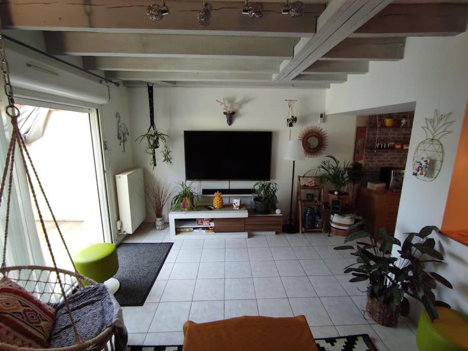 Chaleureuse Maison De Ville Avec Parking Gratuit チノン エクステリア 写真