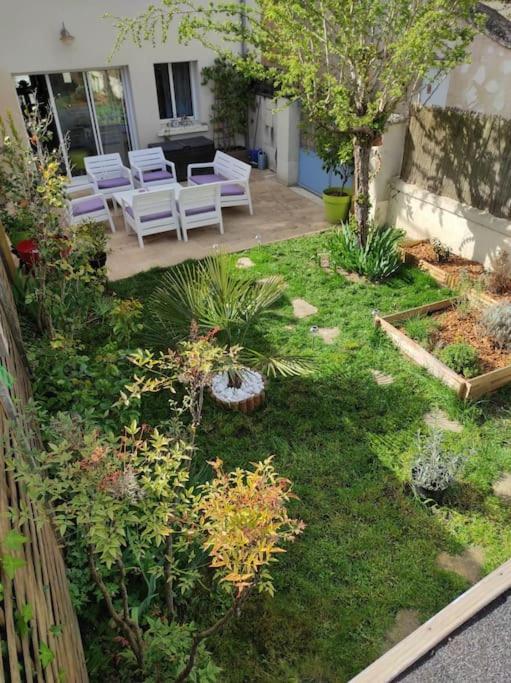 Chaleureuse Maison De Ville Avec Parking Gratuit チノン エクステリア 写真